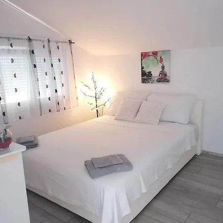Mile Lägenhet *